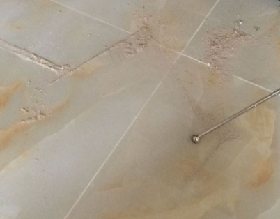 九寨沟瓷砖空鼓维修公司分享粘合剂选择不当在瓷砖铺贴过程中可能导致以下问题